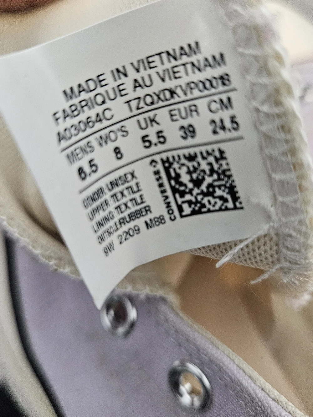 Converse no loved logo